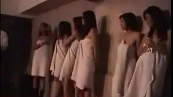 Clip gái Việt cởi quần áo uốn éo để trai Hàn tuyển vợ – NguoiLon.TV