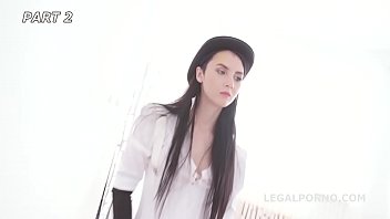 Clockwork Nightmare vs Crystal Greenvelle, Mai Thai & Jureka Del – EXTREME!!