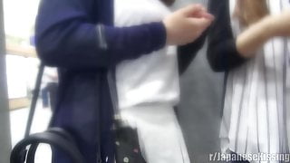 Show host picks up couple and shows them how to kiss