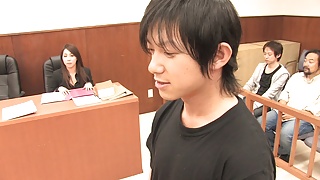 The suspect manages to fuck his wife in court to show his innocence